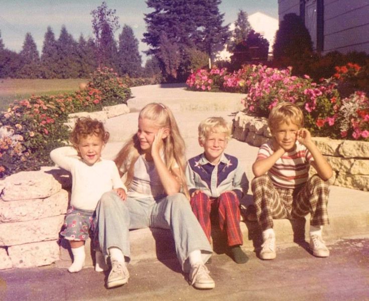 04 Lisa, Debbie, Michael and John 1976-2.jpg